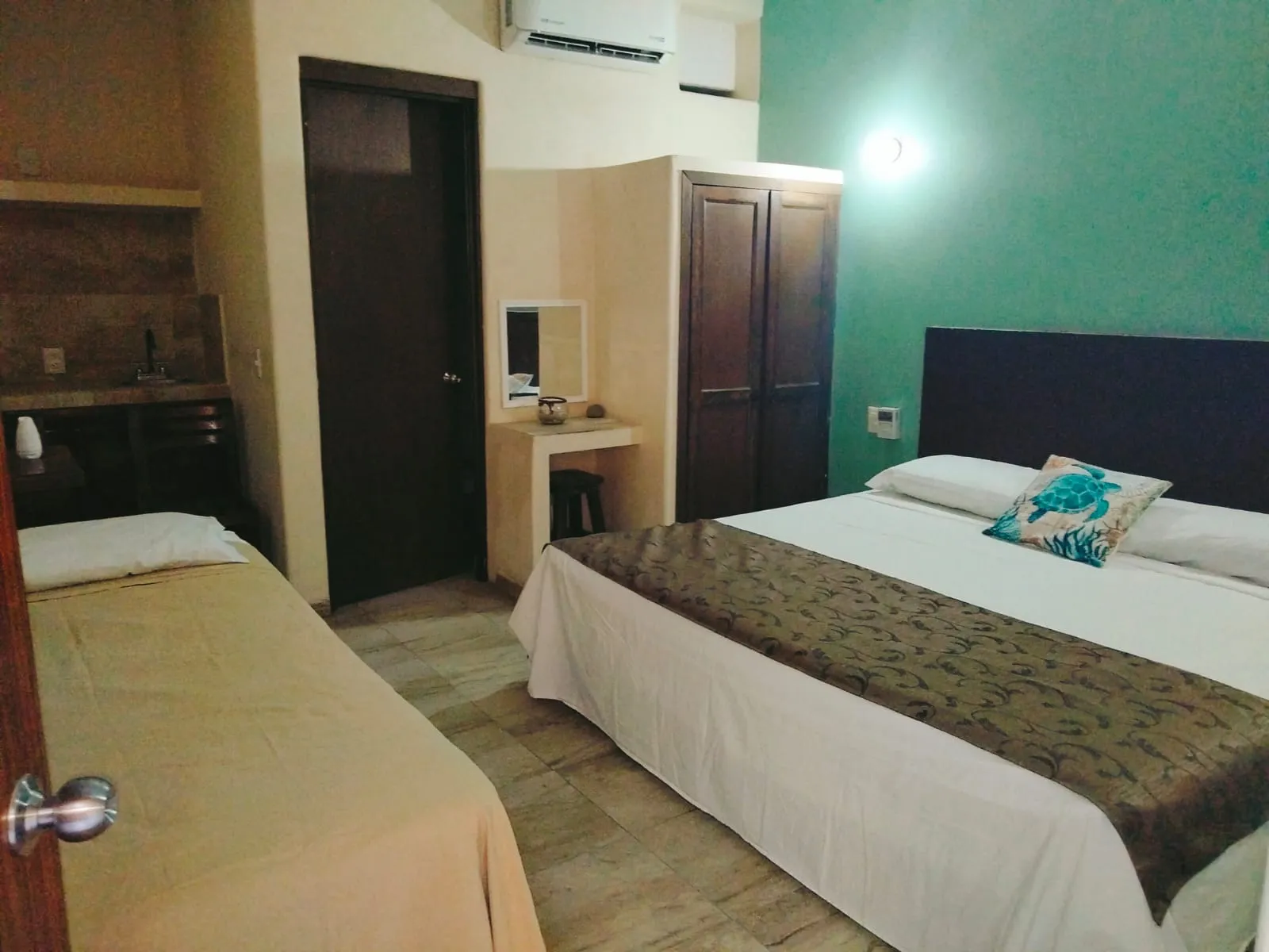 Hotel Manglar Zihuatanejo